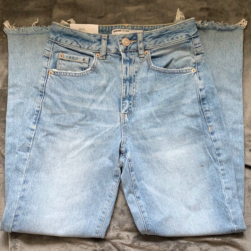 Women’s Light Blue Mom Jeans